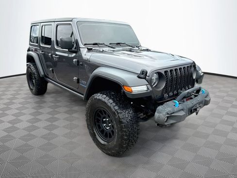 Used 2022 Jeep Wrangler Unlimited Rubicon 4xe AWD/4WD image 4