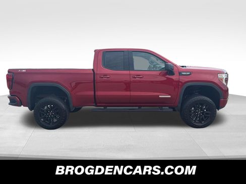 Used 2022 GMC Sierra 1500 Elevation w/ LPO, Elevation Black Package AWD/4WD image 2
