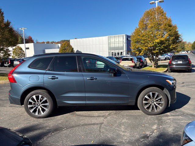Used 2024 Volvo XC60 B5 Core w/ Protection Package Premier AWD/4WD image 20