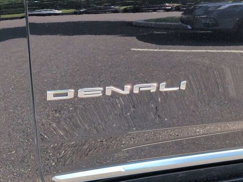 Used 2025 GMC Yukon Denali AWD/4WD image 34