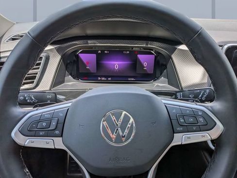 Certified 2025 Volkswagen Atlas Peak Edition SE AWD/4WD image 32