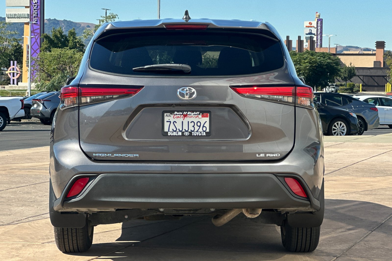 Certified 2022 Toyota Highlander LE AWD/4WD image 6