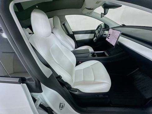 Used 2021 Tesla Model Y Long Range image 29