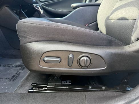 Used 2022 Chevrolet Malibu RS image 16