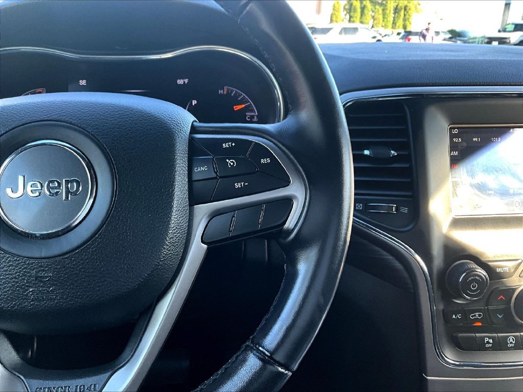 Used 2021 Jeep Grand Cherokee Laredo AWD/4WD image 14
