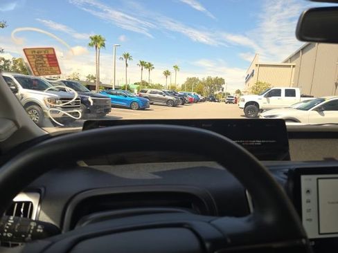 Used 2025 Ford Expedition Active RWD image 14
