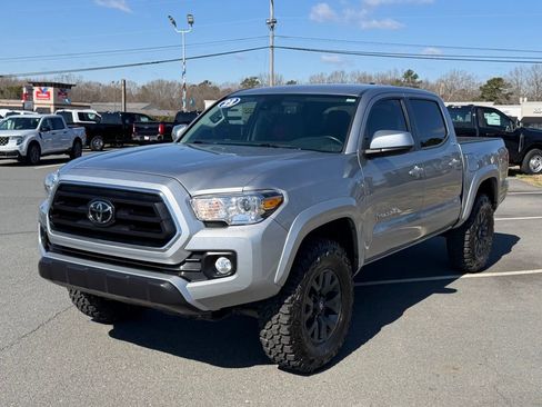 Used 2023 Toyota Tacoma SR5 AWD/4WD image 8