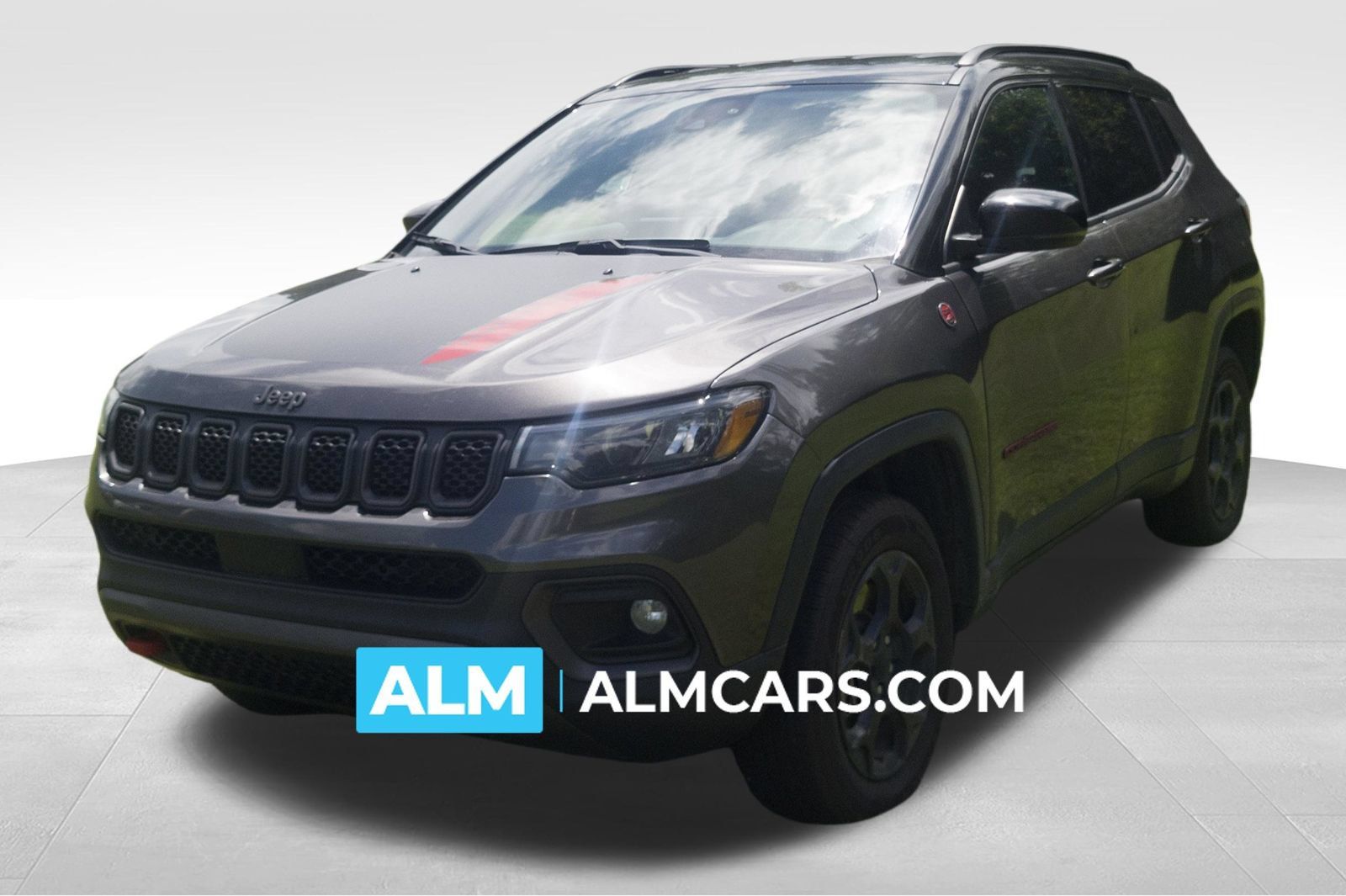 Used 2024 Jeep Compass Trailhawk AWD/4WD image 1
