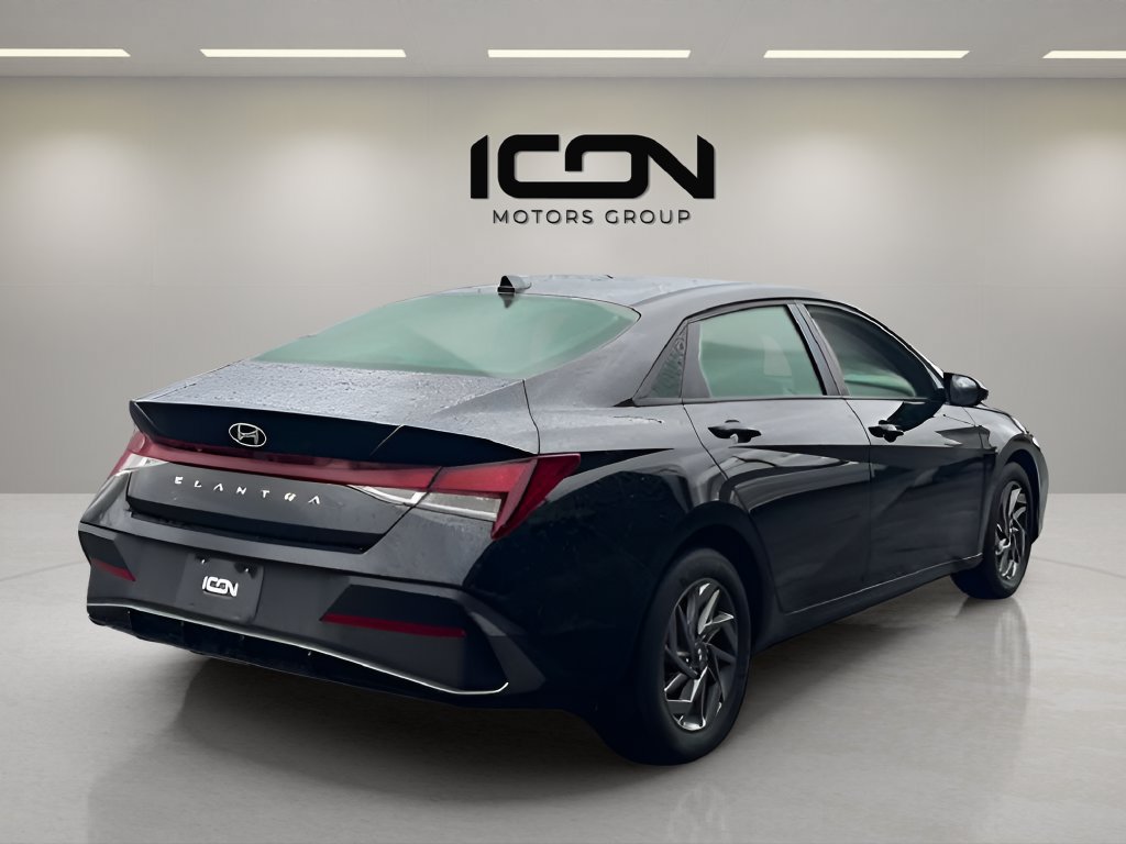 Used 2024 Hyundai Elantra SEL FWD image 5