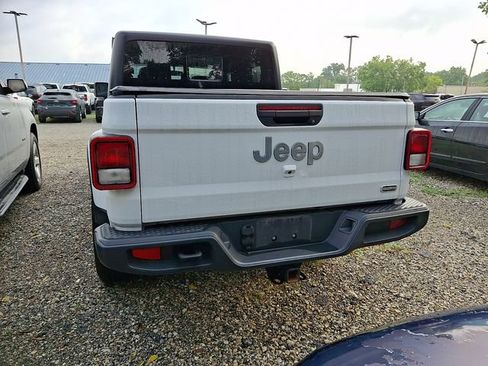Used 2021 Jeep Gladiator Overland w/ Cold Weather Group AWD/4WD image 5