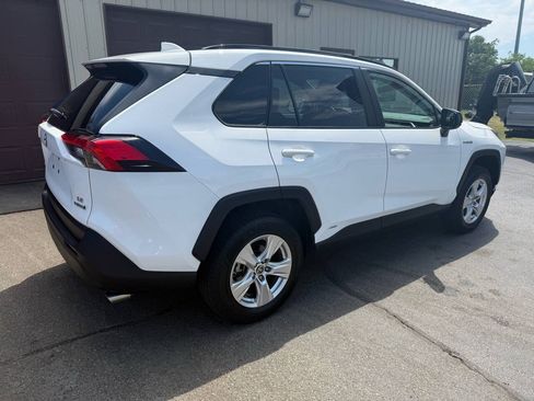 Used 2021 Toyota RAV4 LE AWD/4WD image 6