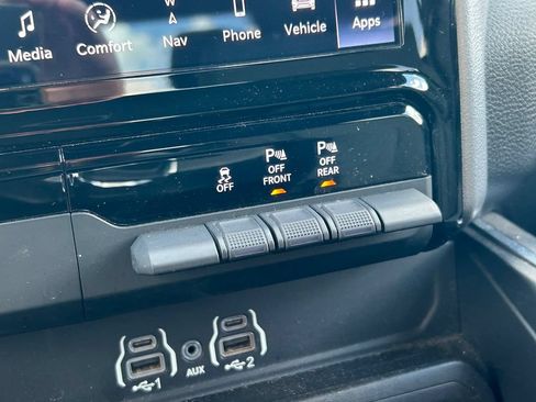 Used 2025 RAM 1500 Big Horn AWD/4WD image 31