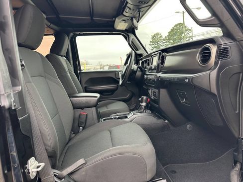 Used 2018 Jeep Wrangler Sport image 26