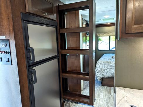 Used 2019 Chevrolet Express 4500 w/ RV Package image 69