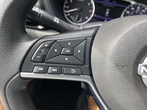 Used 2024 Nissan Sentra SV FWD image 31