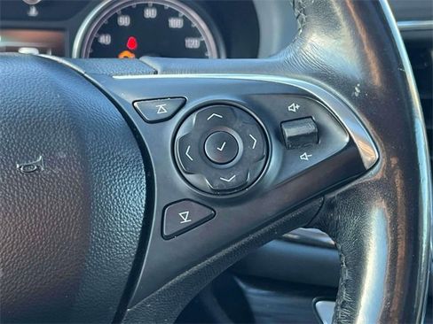 Used 2018 Buick Enclave Essence image 17