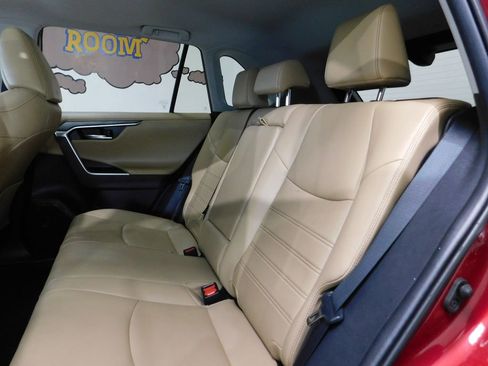 Used 2020 Toyota RAV4 Limited w/ Carpet Mat Package image 71