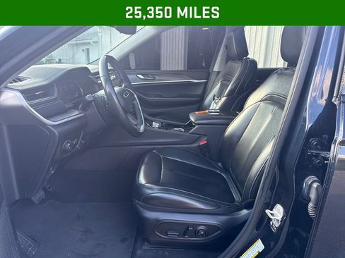 Used 2023 Jeep Grand Cherokee L Limited AWD/4WD image 4