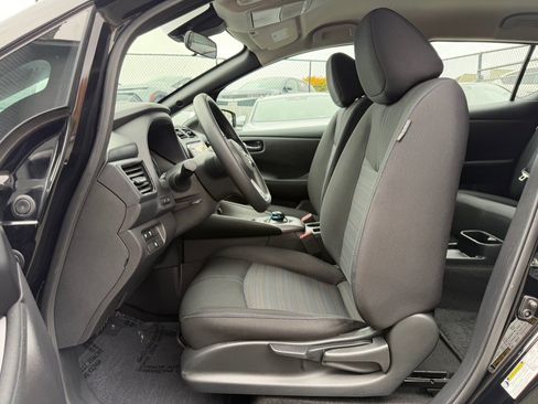 Used 2025 Nissan Leaf S FWD image 10