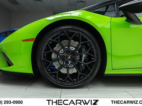 Used 2021 Lamborghini Huracan EVO RWD image 11