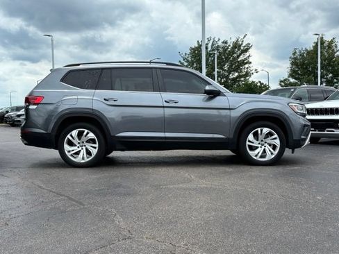 Used 2021 Volkswagen Atlas SE w/ Towing Package AWD/4WD image 17
