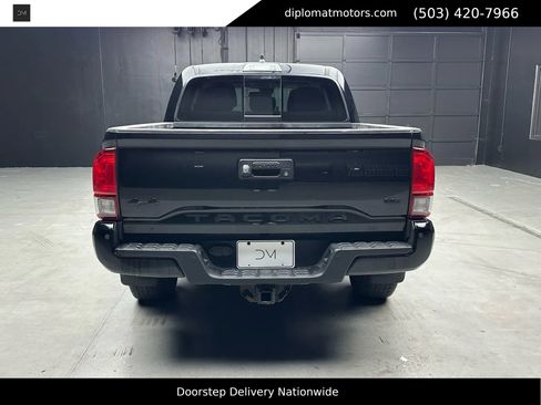 Used 2021 Toyota Tacoma SR5 w/ Trail Edition image 6