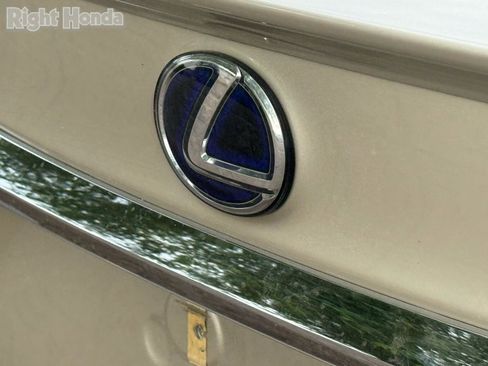 Used 2014 Lexus ES 300h w/ Premium Package w/Bamboo Trim image 13