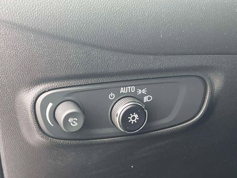 Used 2023 Chevrolet Equinox LT AWD/4WD image 16