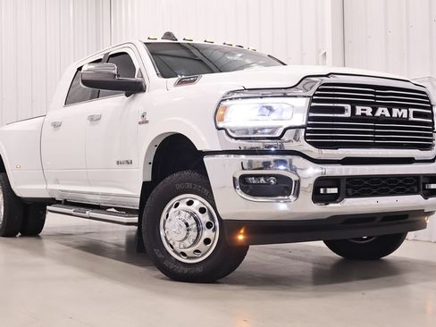 Used 2022 RAM 3500 Laramie AWD/4WD image 46
