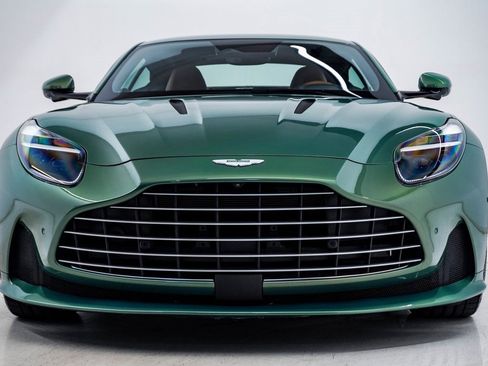 Used 2024 Aston Martin DB12 Coupe image 5