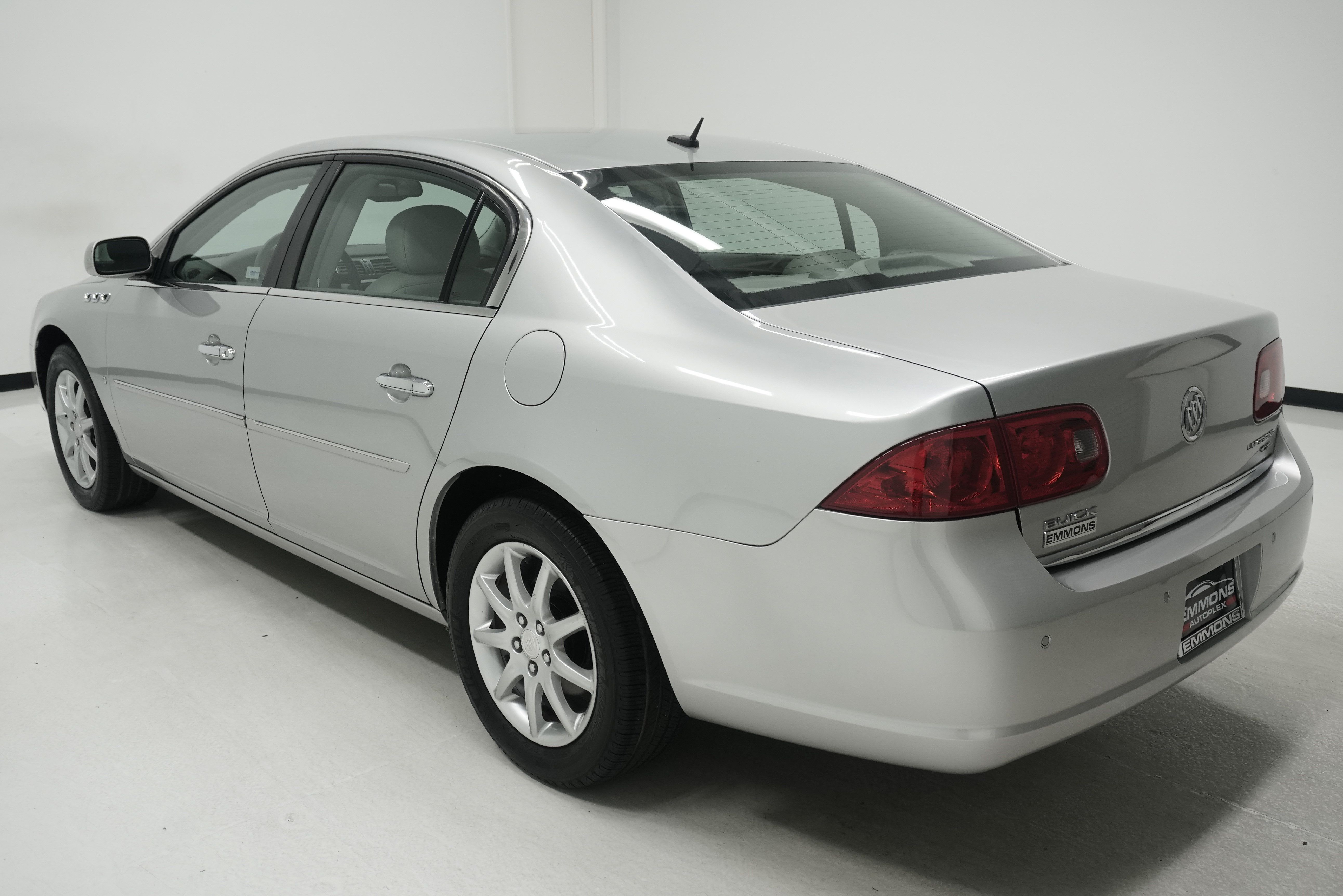 Used 2008 Buick Lucerne CXL w/ Driver Confidence Package FWD image 5