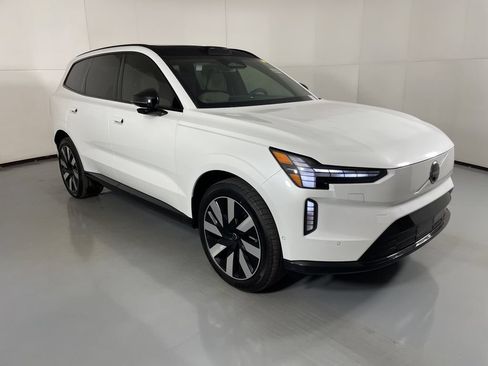 Used 2025 Volvo EX90 Plus AWD/4WD image 2