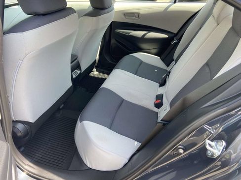 Used 2025 Toyota Corolla LE FWD image 11
