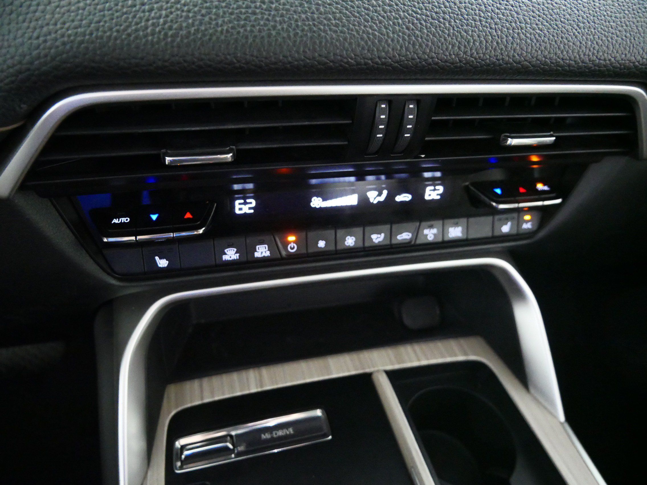 Used 2024 MAZDA CX-90 Plug-In Hybrid w/ Premium Pkg AWD/4WD image 23