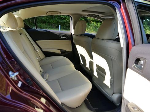 Used 2013 Acura ILX w/ Technology Package image 24