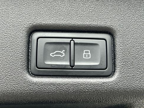 Certified 2025 Audi Q5 Prestige AWD/4WD image 19