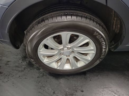 Used 2019 Land Rover Discovery Sport SE AWD/4WD image 12