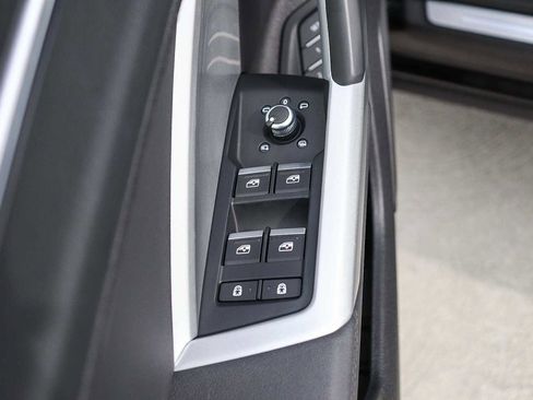 Used 2025 Audi Q3 2.0T Premium Plus w/ Premium Plus Package image 28