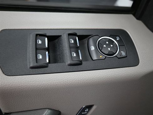 Used 2015 Ford F150 XLT w/ Equipment Group 301A Mid image 14