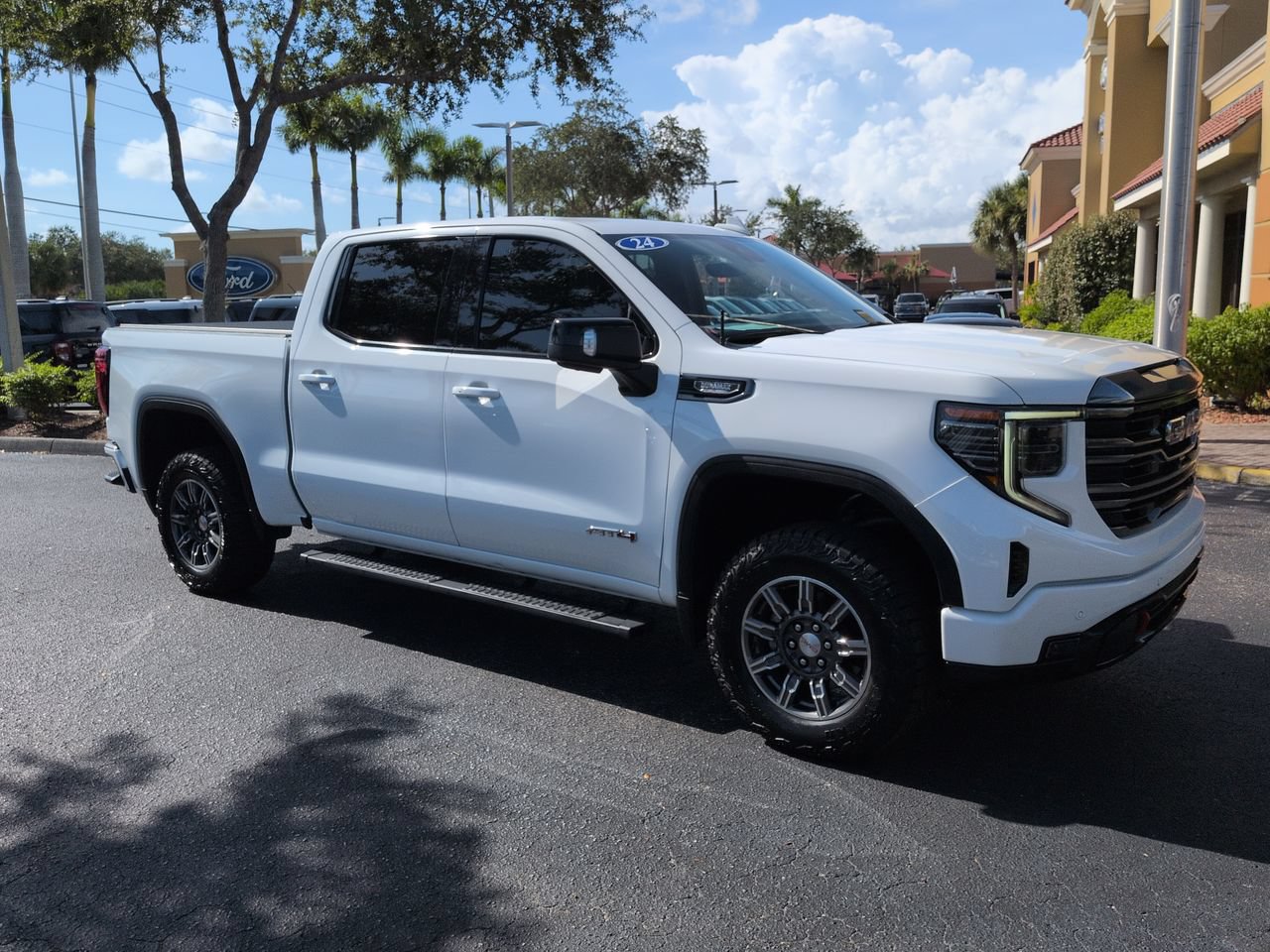 Used 2024 GMC Sierra 1500 AT4 w/ Technology Package AWD/4WD image 2