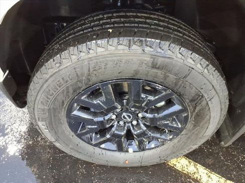 New 2026 Nissan Frontier SV w/ Tow Package image 9