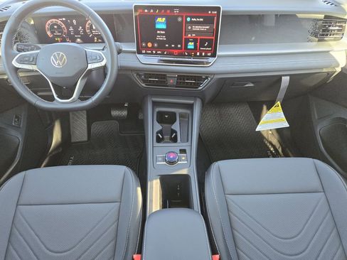 New 2026 Volkswagen Tiguan SE image 21