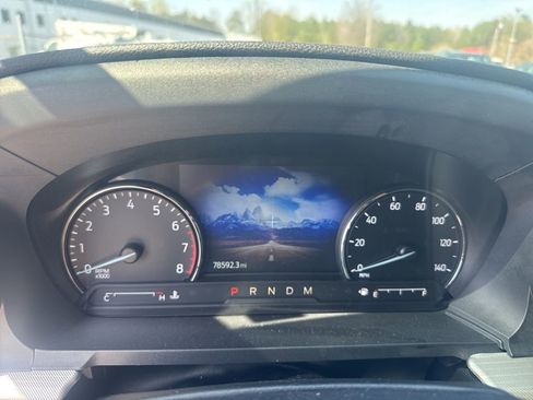 Used 2020 Ford Explorer XLT w/ Equipment Group 202A image 9