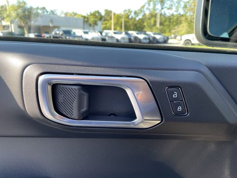 New 2025 Ford Bronco Outer Banks w/ Sasquatch Package image 11