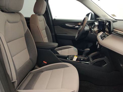 Used 2025 Chevrolet TrailBlazer LT FWD image 21