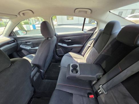 Used 2025 Nissan Sentra SR FWD image 14