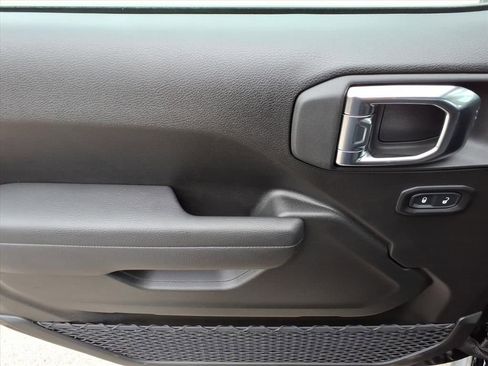 New 2025 Jeep Wrangler Unlimited Rubicon image 16