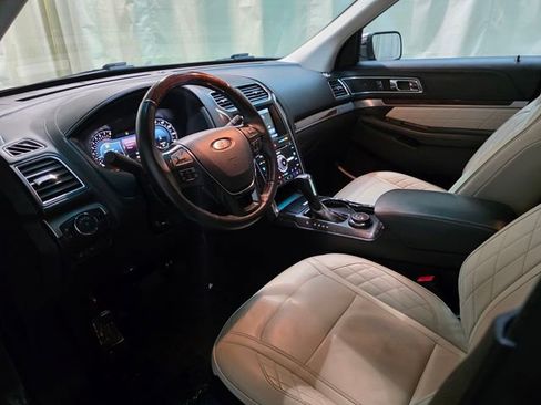 Used 2016 Ford Explorer Platinum image 22