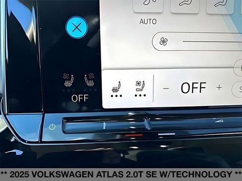 Used 2025 Volkswagen Atlas SE image 30