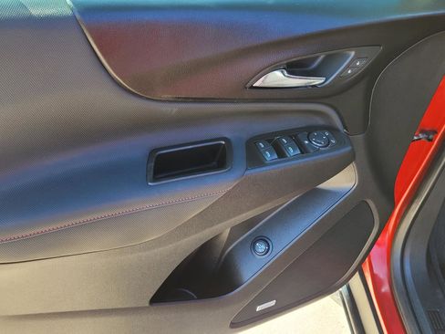 Used 2023 Chevrolet Equinox RS w/ RS Leather Package FWD image 23